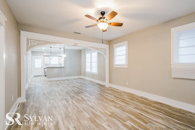 Building Photo - Charming 3BR, 1BA renovated home