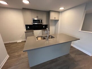 Building Photo - 801 Glenroy Gilbert Dr