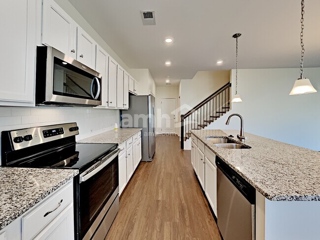 Building Photo - 251 Lake St