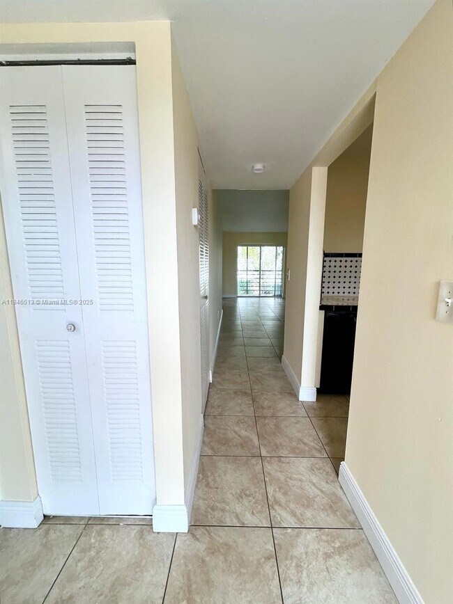Foto del edificio - 20800 NE 8th Ct