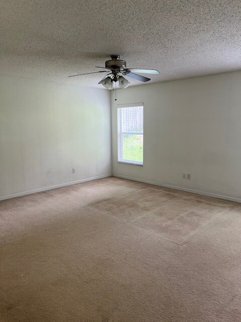 Foto del edificio - 1830 Ridge Valley St