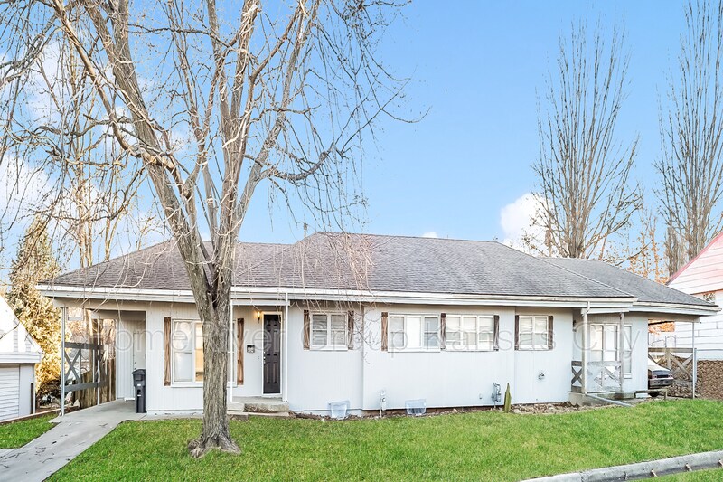 404 Sagebrush Ln, Belton, MO 64012 Condo for Rent in Belton, MO