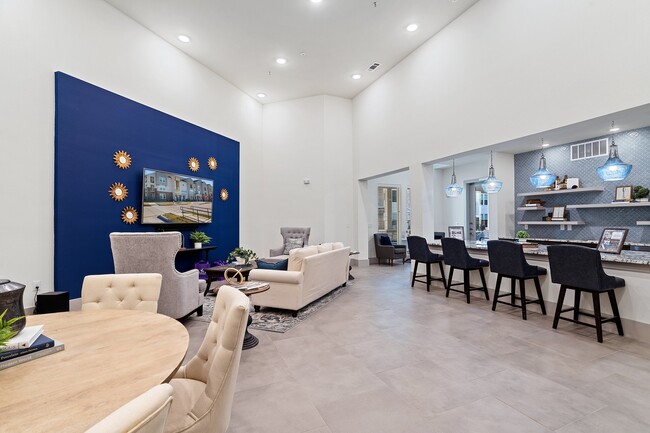 Building Photo - Gala at Waxahachie