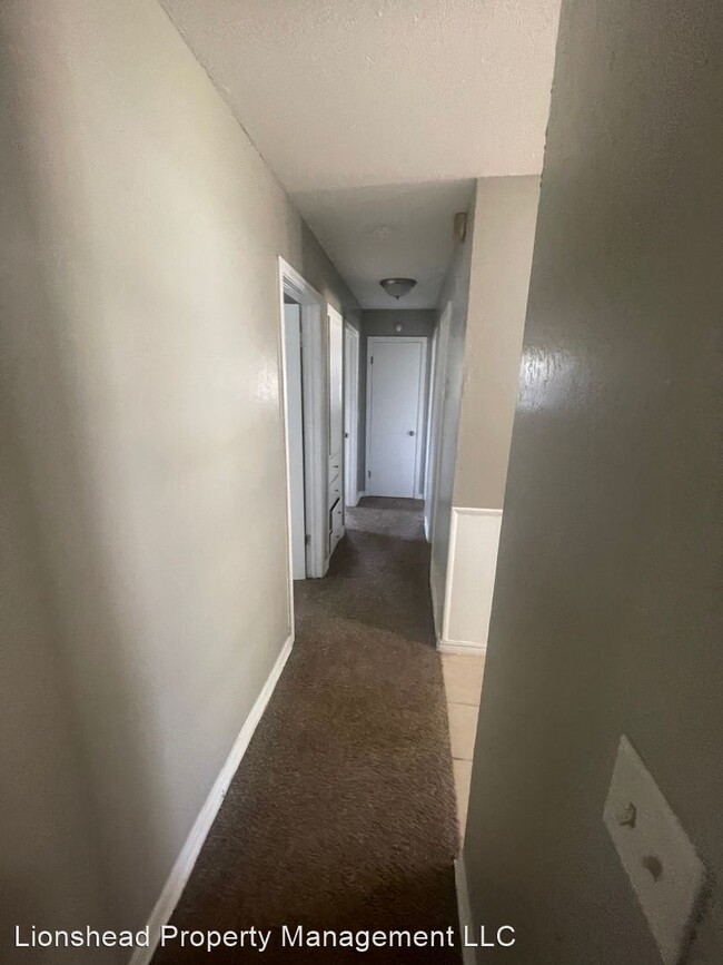 Foto del edificio - 5 br, 1.5 bath House - 8324 S Indiana Ave