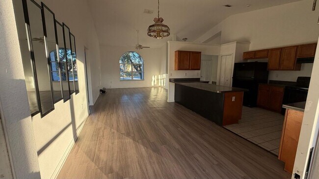 Building Photo - 829 Blanc Ct