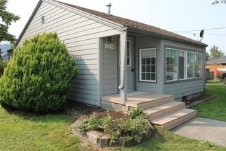 Building Photo - 945 Fidalgo St