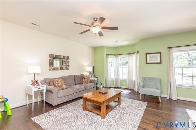 Foto del edificio - 7358 Pebble Lake Dr