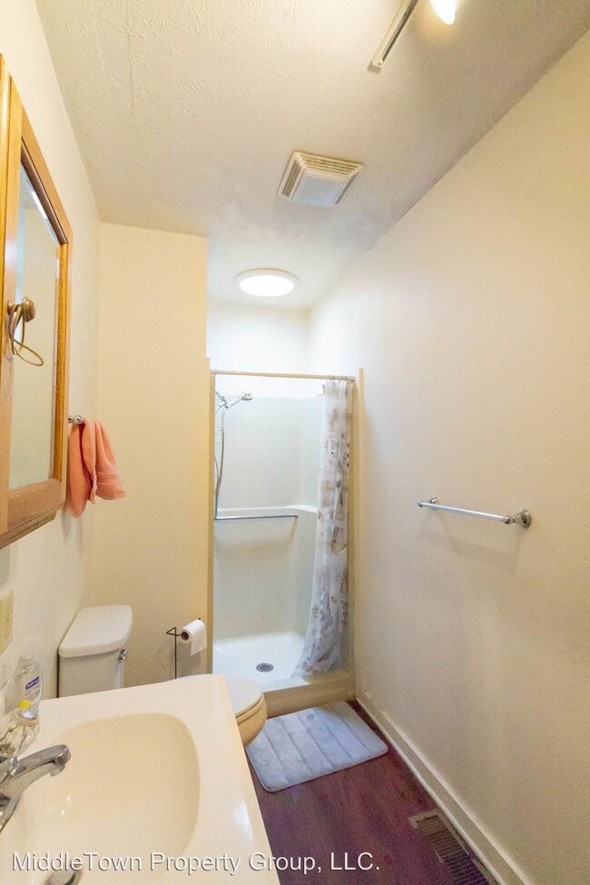 Foto del edificio - 6 br, 2 bath House - 1300 N Virginia Ave.