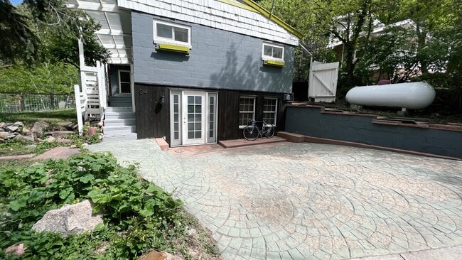 Foto del edificio - 37 Silver Spruce