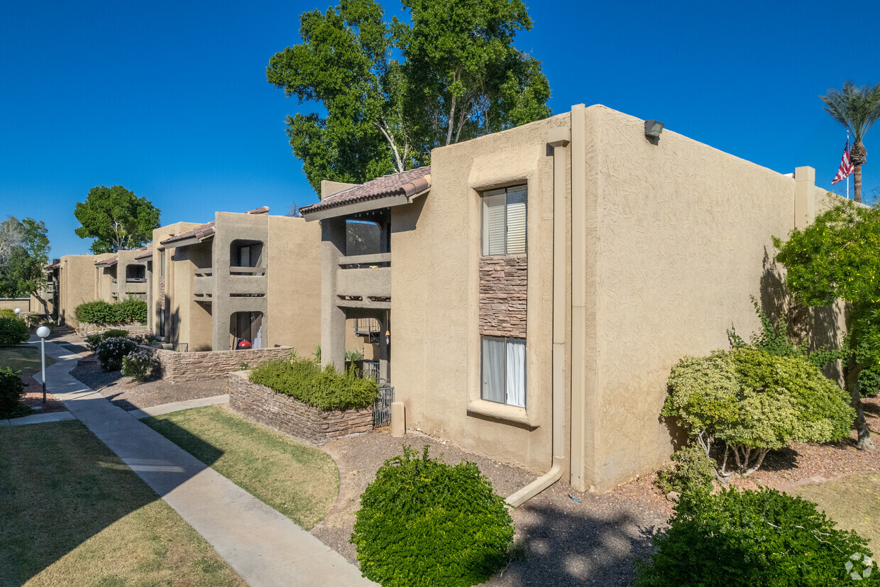 Primary Photo - Camelback Terraces