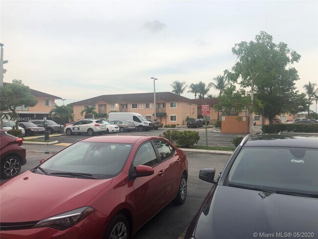 Foto del edificio - 8474 NW 103rd St