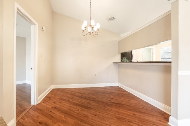 Building Photo - 404 W Lake Catahoula Ct