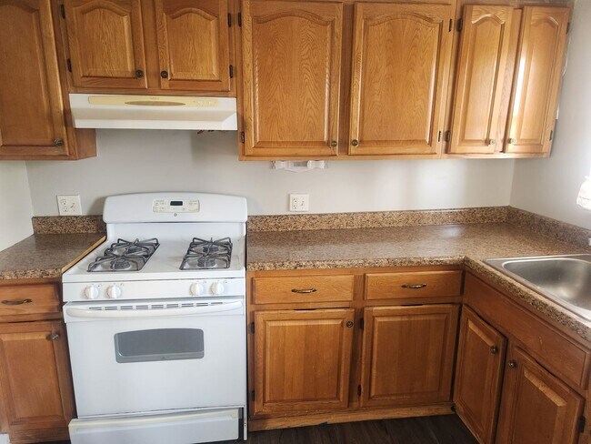 Building Photo - 1520 Beechview Avenue