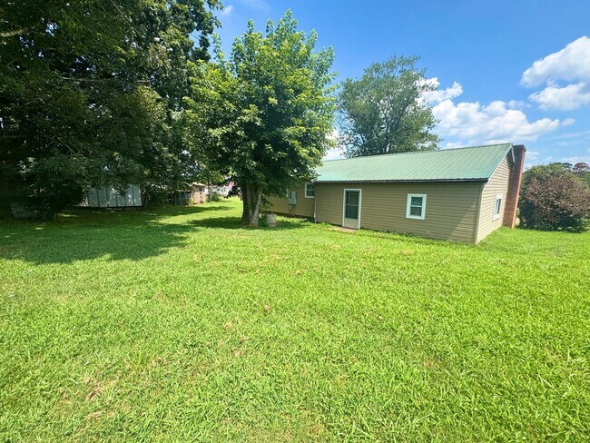 Foto del edificio - North Iredell - 3 Bedroom / 2 Bathroom