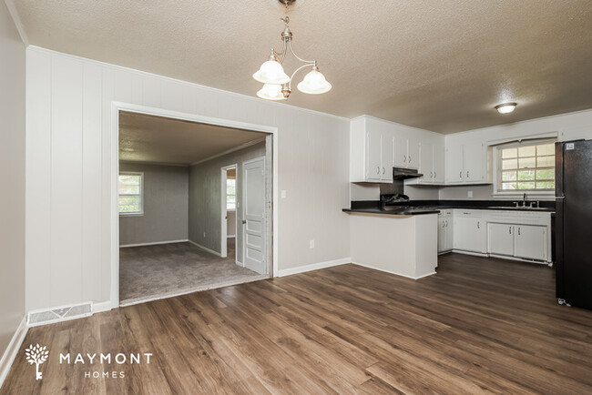 Foto del edificio - Spacious 5 Bedroom in Charleston!