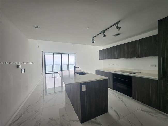 Foto del edificio - 3131 NE 7th Ave