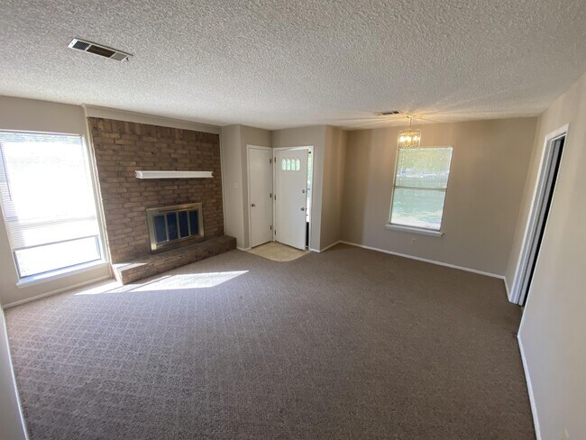 Building Photo - 8619 S 32nd Terrace
