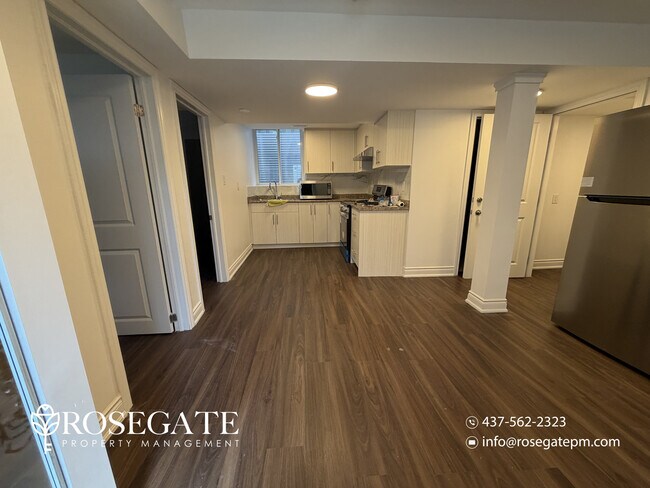 Photo du bâtiment - Affordable 2-Bedroom Basement Apartment with Parking – Mississauga