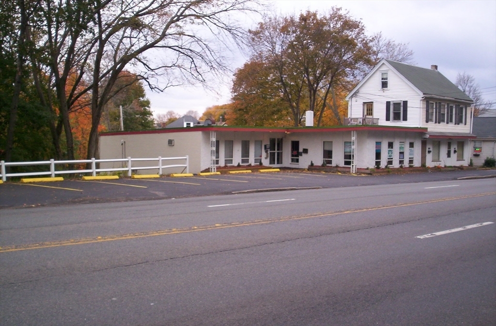 Primary Photo - 469 Bridge St