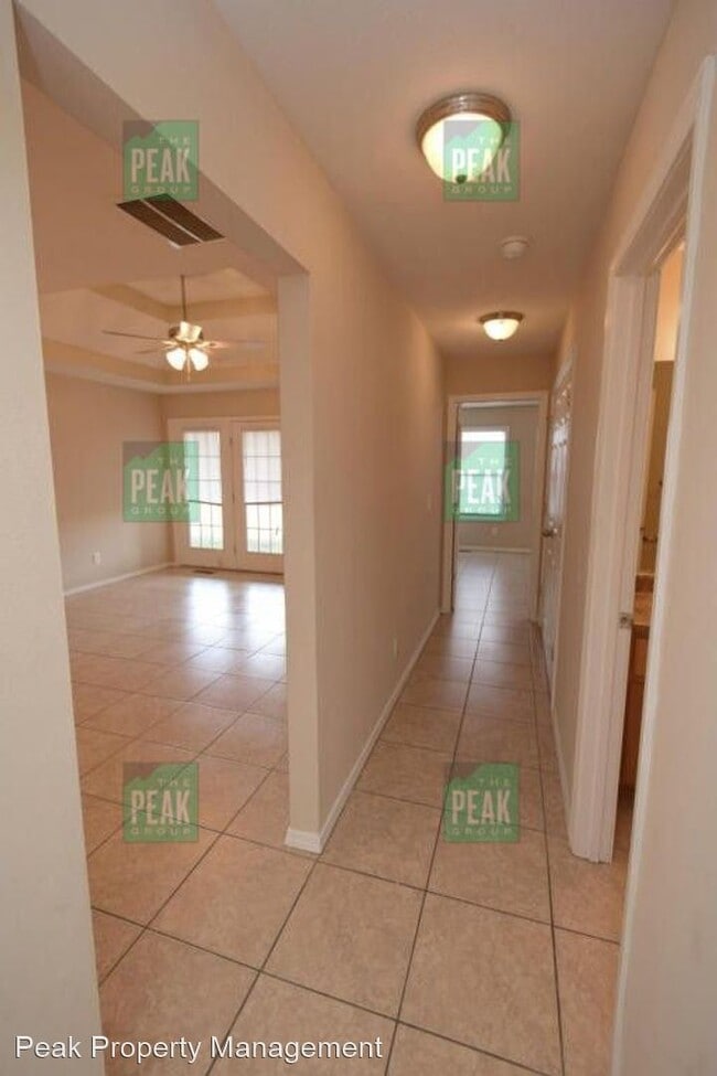Building Photo - 2 br, 2 bath House - 405 W. Summit St. #B