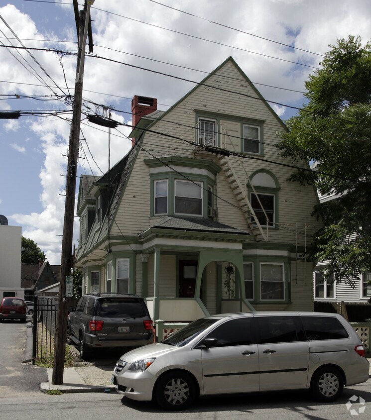 Building Photo - 16-18 Bellevue Ave
