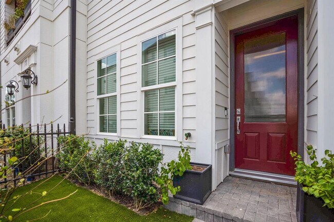 Building Photo - 1213 Timbergrove Acres St