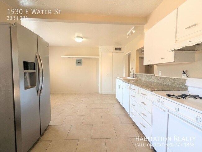 Building Photo - Gorgeous, 1950 Mid-century 3Bed/2Bath home...