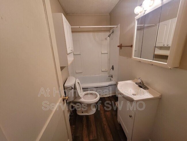 Foto del edificio - 2120 N Elizabeth Ave