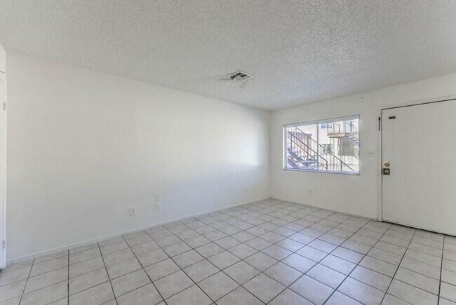 Foto del edificio - 3109 N Walnut Rd