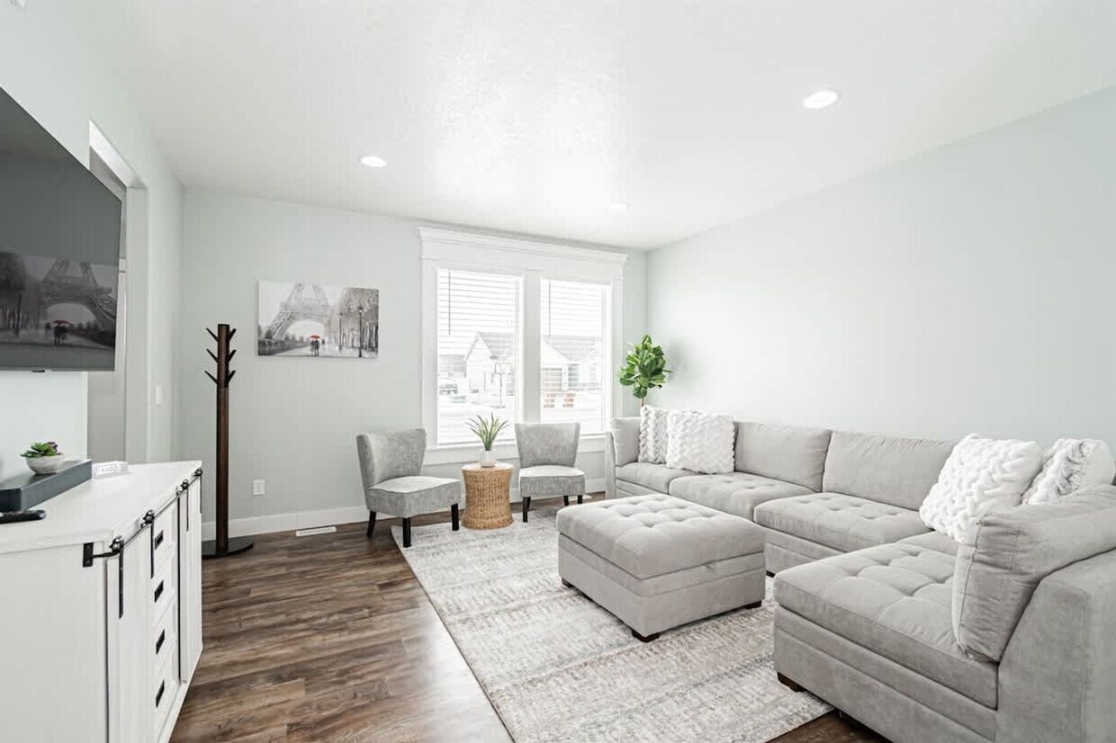 Foto principal - 1654 Angela St