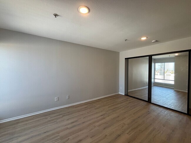 Interior Photo - 315 South Virgil Ave
