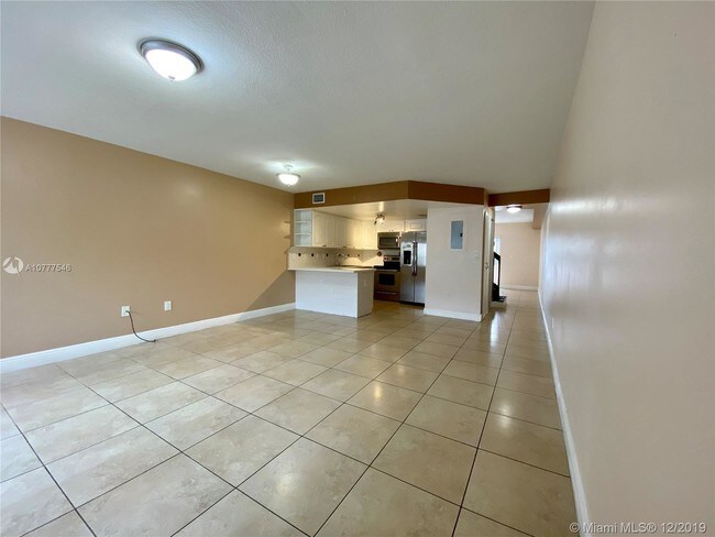 Foto del edificio - 451 NW 82nd Ave  811 Miami Fl 33126