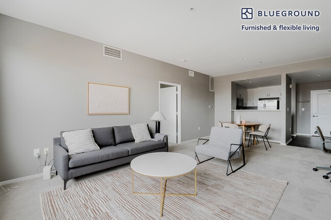 Building Photo - 367 Santana Hts