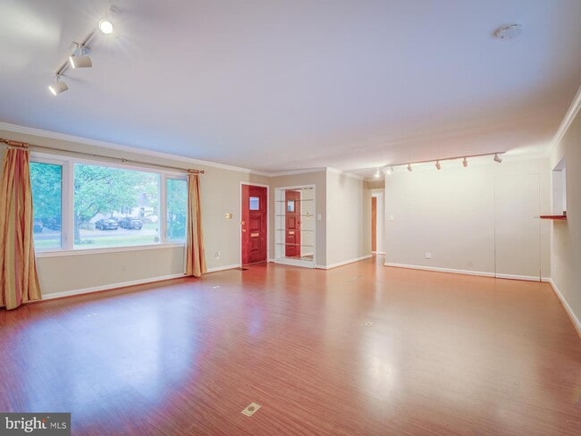 Building Photo - 3463 Washington Dr