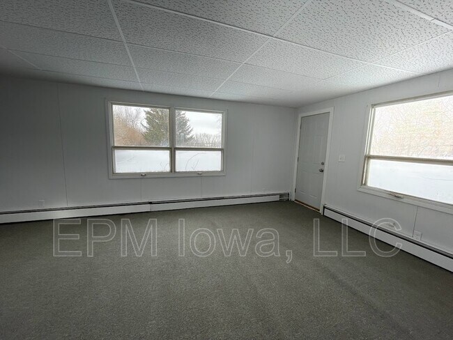 Building Photo - 203 9th St NE