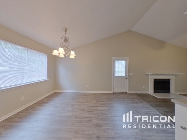 Building Photo - 500 Rockhaven Dr