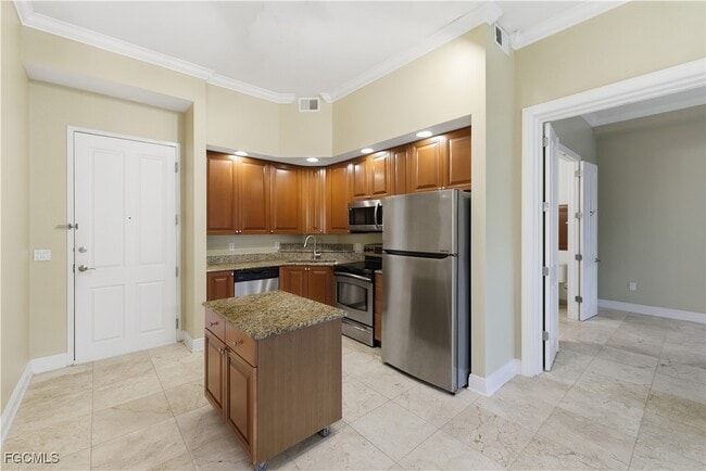 Foto del edificio - 2825 Palm Beach Blvd