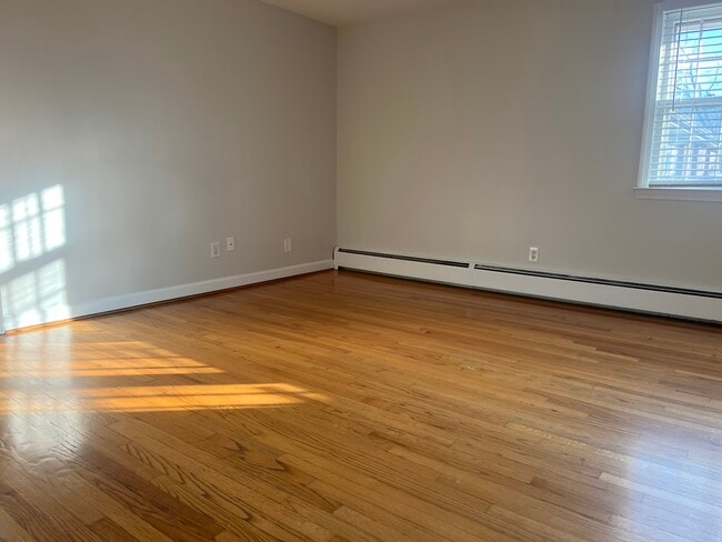 Building Photo - 43 Charter Oak St