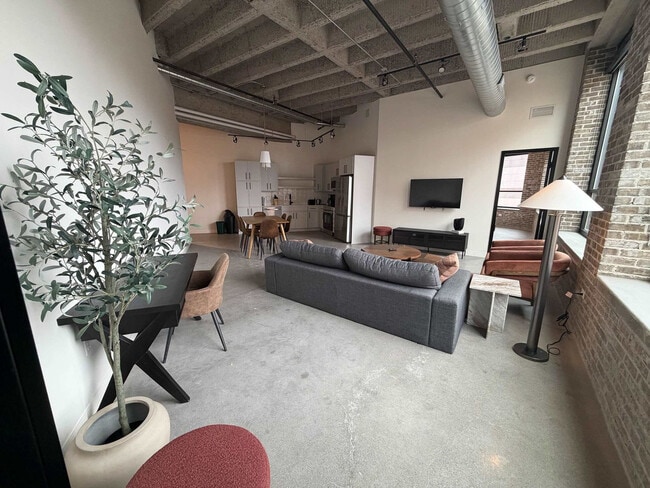 Building Photo - 1111 3rd Ave S