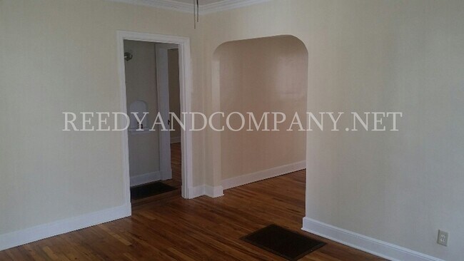 Foto del edificio - 3711 Buchanan Ave