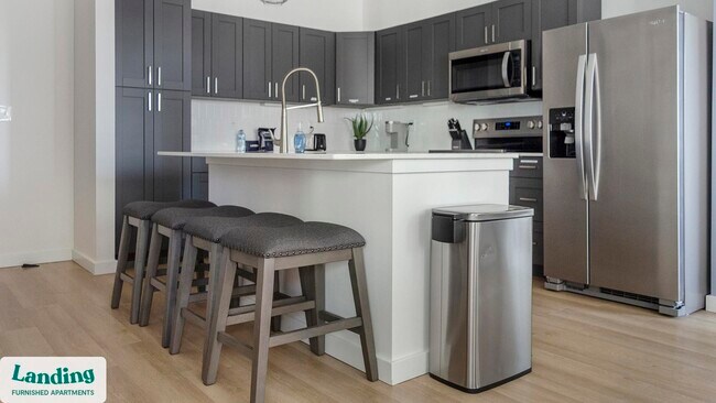 Foto del edificio - 650 N Main St