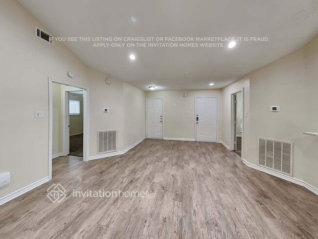 Foto del edificio - 22711 Elsinore Dr