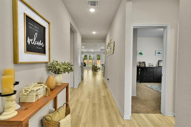 Foto del edificio - 632 Friar Tuck Dr