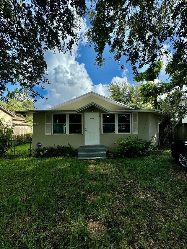 Foto principal - 1721 Roosevelt St