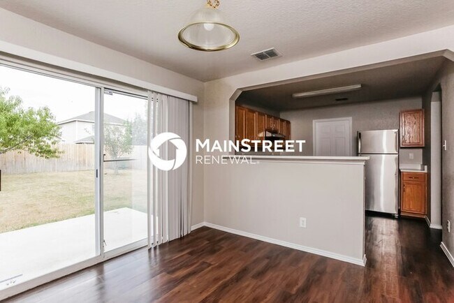 Foto del edificio - 3 Bedroom Pet-Friendly Home in San Antonio, TX with Main Street Renewal