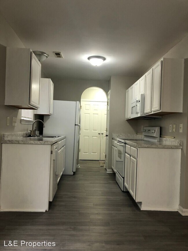 Building Photo - 3 br, 2.5 bath House - 6635 Nevin Glen Drive