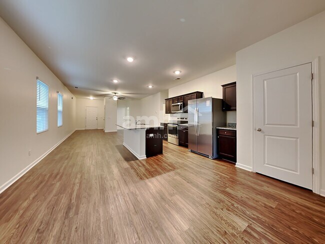 Building Photo - 121 Orion Way