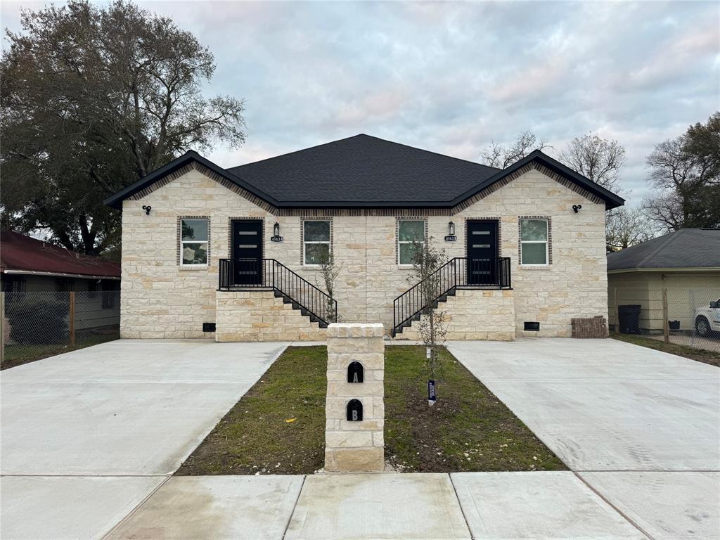 6163 Ridgeway Dr Unit B, Houston, TX 77033 Room for Rent in Houston, TX