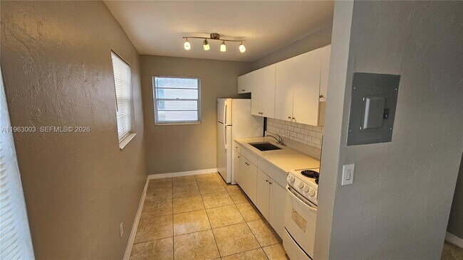 Foto del edificio - 6204 Dewey St