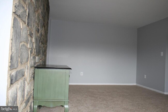 Foto del edificio - 9728 Kingsbridge Dr